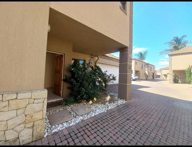 3 BEDROOM PROPERTY TO RENT IN MANTEVREDE